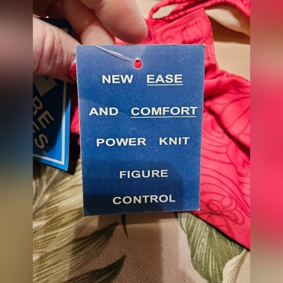 #318 Shore Shapes - Coral Swimsuit w floral design Size: 18W - Picture 8 of 9